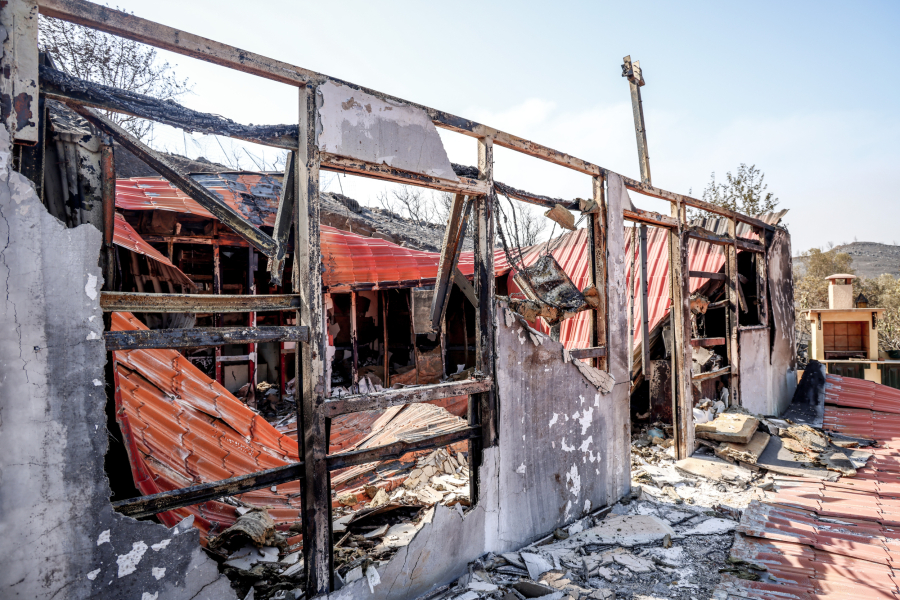 Δέκα χρόνια μετά, το Δημόσιο αποδέχεται την ευθύνη για φονική φωτιά στη Σιδηρούντα της Χίου – Ξεκινούν οι αποζημιώσεις