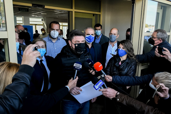 Έκτακτη ενημέρωση Χαρδαλιά για τη φωτιά στην Κορινθία