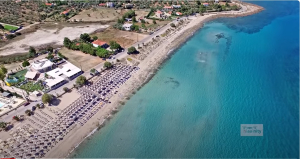 Η οικογενειακή αμμουδερή παραλία μόλις μία ώρα από το κέντρο της Αθήνας