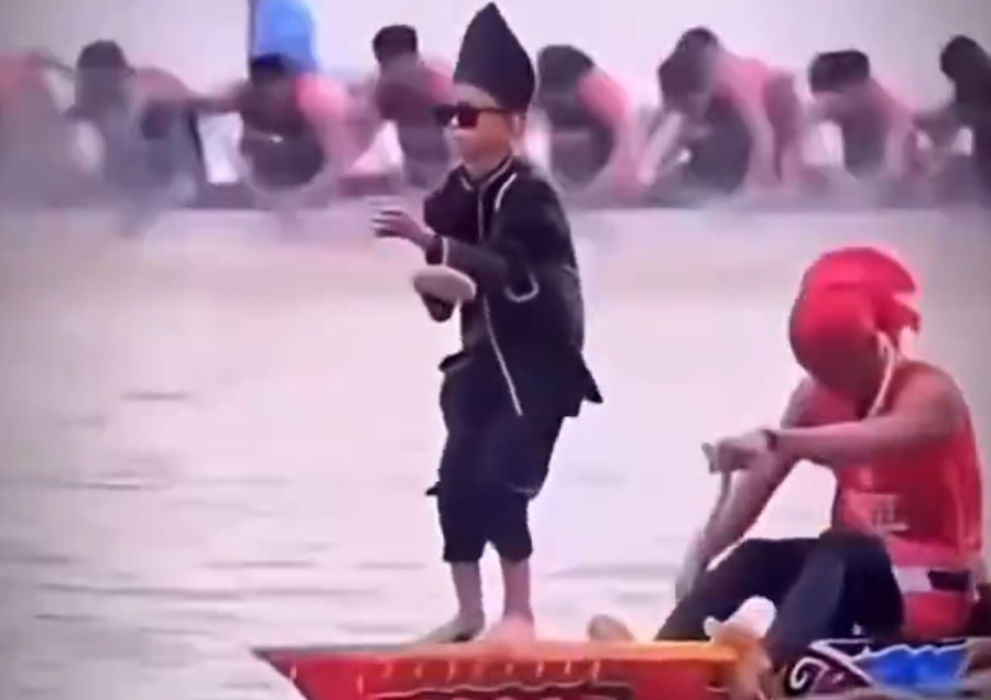 Ράγιαν Αρκάν Ντίκα: Το αγόρι «θεριστής» από την Ινδονησία που έγινε παγκόσμιο viral