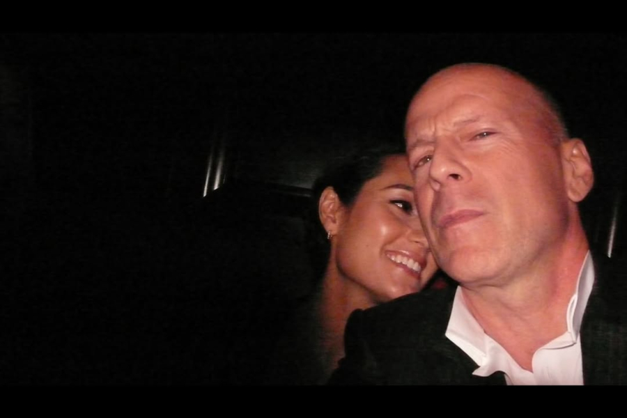 Μπρους Γουίλις: Η πρώτη δημόσια εμφάνιση μετά τη διάγνωση με άνοια (βίντεο)