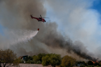 Μεγάλη φωτιά στην Κερατέα: Εκκενώθηκαν οικισμοί, κάηκαν σπίτια - Απεγκλωβίστηκε ηλικιωμένη γυναίκα (βίντεο, εικόνες)