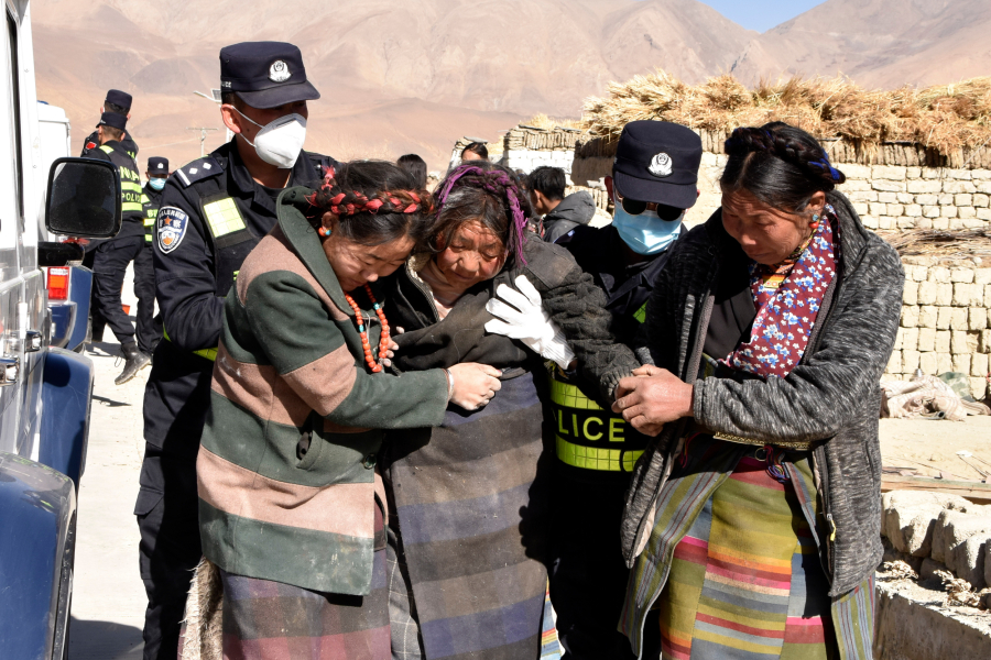 Σεισμός στο Θιβέτ: Οι διασώστες αναζητούν επιζώντες σε πολικές θερμοκρασίες (Βίντεο)