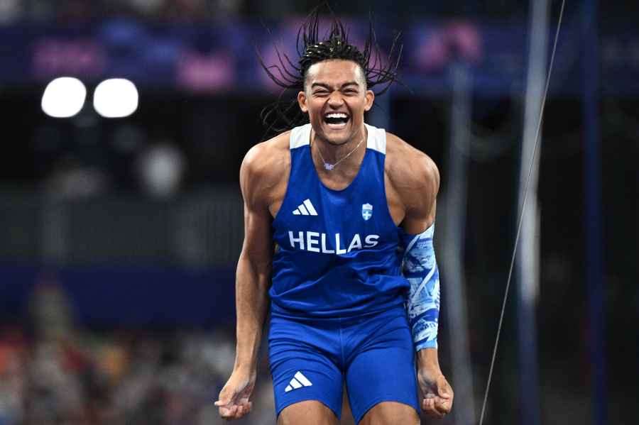 Δυναμική πρεμιέρα για Καραλή: «Πέταξε» στα 5,85 μ. και στην κορυφή του κόσμου