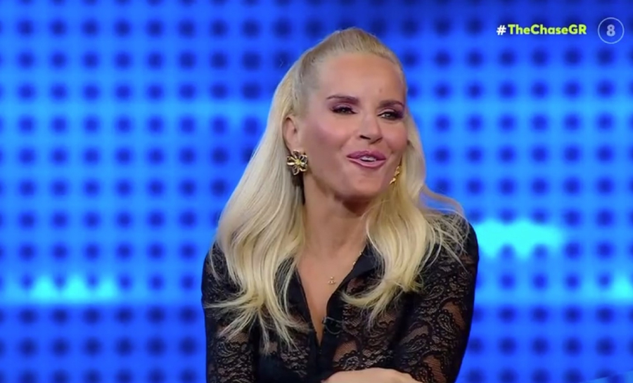 «Κοκκίνισε» η Μπεκατώρου στο «Chase»: Ο Αντώνιος Β&#039; ο Καυλέας που την έφερε σε αμηχανία (Βίντεο)
