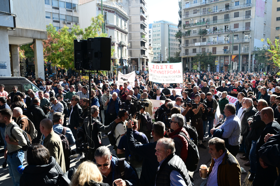 Βουλευτές σε Μαξίμου με αφορμή τη φυγάδευση Μητσοτάκη: Δείτε τι θα πάθουμε!
