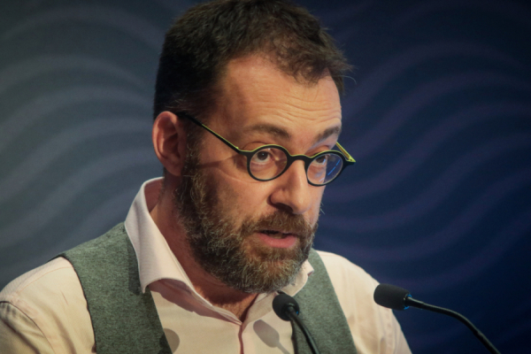 Η αντιπολίτευση ως μόνη διέξοδος της κυβέρνησης από τα Τέμπη