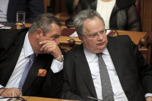 Επιμένει ο Κοτζιάς για Καμμένο: Είπε στο υπουργικό ότι ο Σόρος έδωσε 50 εκατ. για να εξαγοράσουμε Σκοπιανούς