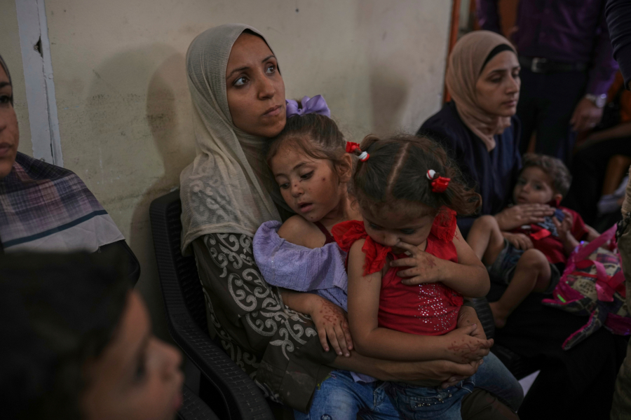 Γάζα: «Αυτή η γενοκτονία μας εμπλέκει όλους» - 380 συγγραφείς υπογράφουν ανοιχτή επιστολή κατά του Ισραήλ