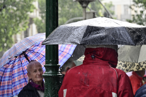 Καιρός: Τριήμερο βροχών προ των πυλών - Οι περιοχές σε κλοιό πρωινής ομίχλης