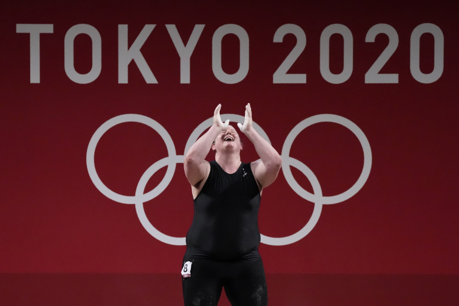 Η ΔΟΕ «κλείνει το μάτι» στον Τραμπ: Ετοιμάζει αποκλεισμό των τρανς αθλητριών από τους αγώνες γυναικών