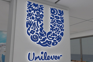 Πρόστιμο στην ΕΛΑΙΣ-UNILEVER για απορρυπαντικό που πωλείται σε σούπερ μάρκετ