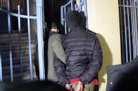 Τραγωδία στη Χίο: Οι επιζώντες δεν αναγνωρίζουν ως διακινητή τον Μαροκινό, νέες καταγγελίες για τη διαδικασία