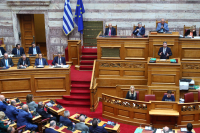 Κόντρα Μητσοτάκη- Ανδρουλάκη: «Απάντηση η αύξηση μισθών» - «Τα ολιγοπώλια θησαυρίζουν και η κυβέρνηση πετά χαρταετό»