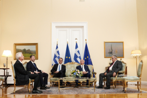 Αποκατάσταση Δημοκρατίας: Γλυπτά Παρθενώνα και εκλογές στη συνάντηση του ΠτΔ με τους πολιτικούς αρχηγούς (Εικόνες)