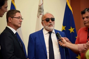 Νέα καταγγελία για εμπλοκή Κουρουμπλή στο σκάνδαλο Novartis - Τι δηλώνει ο ίδιος