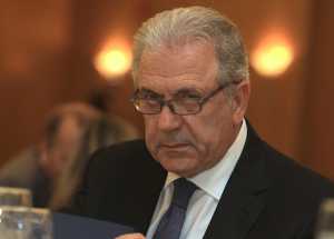 Αβραμόπουλος: «Σαφώς αντίκειται στο κοινοτικό δίκαιο η απόφαση της Αυστρίας»