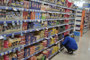 «Επικοινωνιακό τρικ» τα μέτρα για την ακρίβεια: Απαισιόδοξοι οι καταναλωτές για τις τιμές στα σούπερ μάρκετ