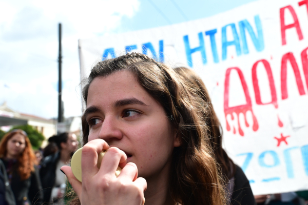 Στους δρόμους μαθητές και φοιτητές για τα Τέμπη: «Στέρεψαν τα δάκρυα κι έγιναν οργή, η νέα γενιά δεν σας συγχωρεί!»