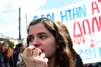 Στους δρόμους μαθητές και φοιτητές για τα Τέμπη: «Στέρεψαν τα δάκρυα κι έγιναν οργή, η νέα γενιά δεν σας συγχωρεί!»