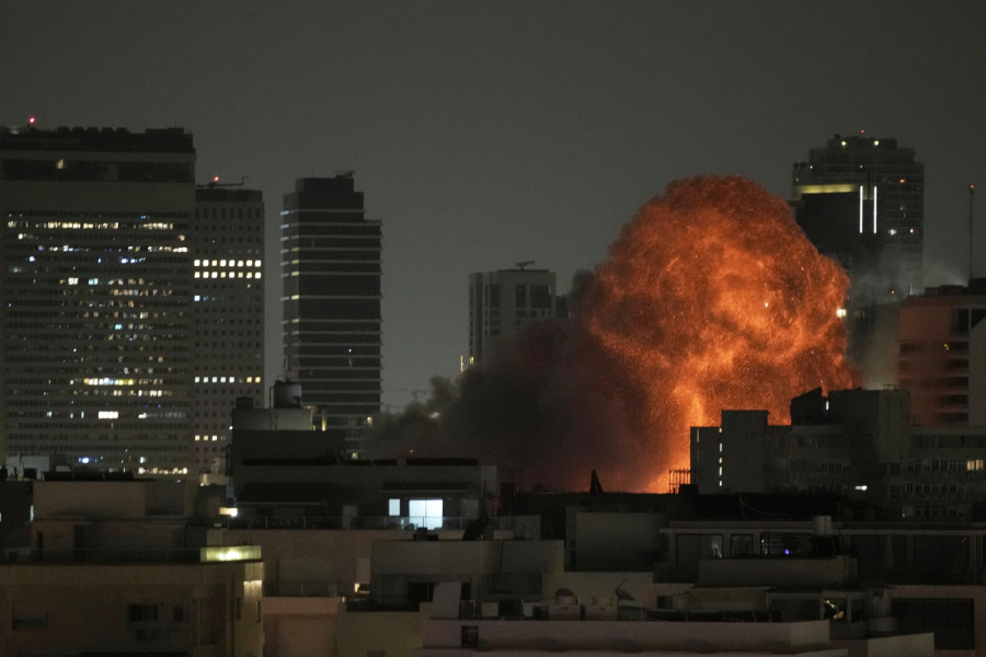Έτοιμο το Ιράν για τη μάχη των μαχών - Έκαναν φέρετρο το μπλε άστρο του Δαβίδ