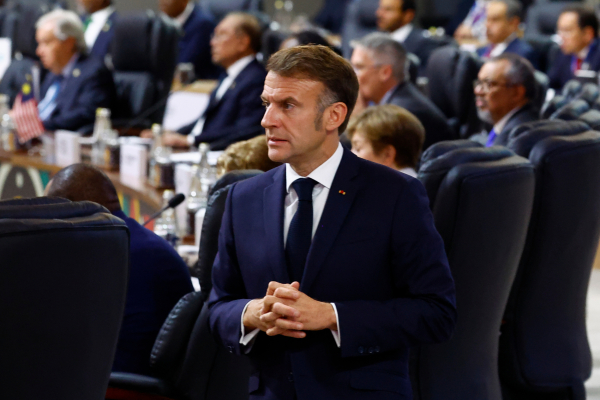 Η Γαλλία θα επαναφέρει την εθελοντική στρατιωτική θητεία