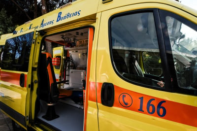 Εργατικό ατύχημα στη Θεσσαλονίκη, καθαρίστρια μεταφέρθηκε στο νοσοκομείο