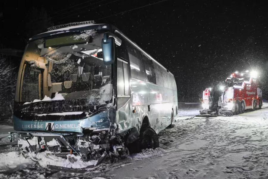 Φινλανδία: Σύγκρουση τουριστικού λεωφορείου με βαν στο Ροβανιέμι - 2 νεκροί, 37 τραυματίες
