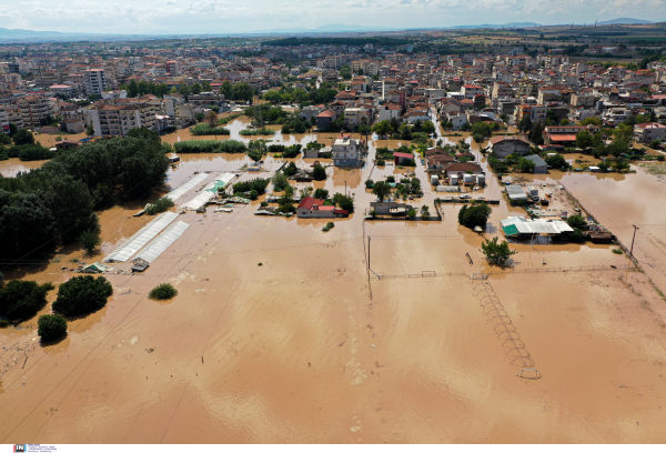 Φόβοι ότι θα θερίσουν ελονοσία και γαστρεντερίτιδες τις περιοχές που «θάφτηκαν» στη λάσπη