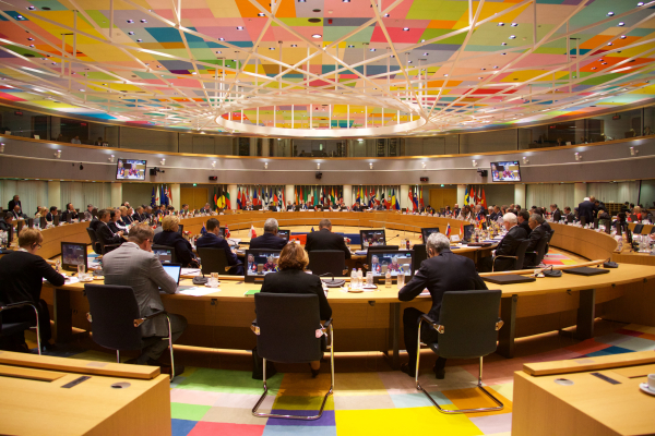 Η Πολωνία μπλοκάρει κυρώσεις της ΕΕ σε Ρωσία