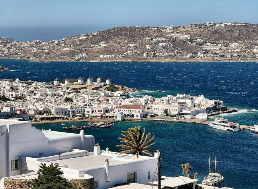 Το ελληνικό υποκατάστημα της Superbet, η «αμαρτωλή» ξενοδοχειακή μονάδα της Μυκόνου, ο Παναγάκος και οι φράουλες, η Νερά Βλάστης και η αντιπαροχή ακινήτων της Εκκλησίας