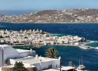 Το ελληνικό υποκατάστημα της Superbet, η «αμαρτωλή» ξενοδοχειακή μονάδα της Μυκόνου, ο Παναγάκος και οι φράουλες, η Νερά Βλάστης και η αντιπαροχή ακινήτων της Εκκλησίας