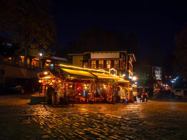 Χειμερινές αποδράσεις στην Ελλάδα με άρωμα γιορτών