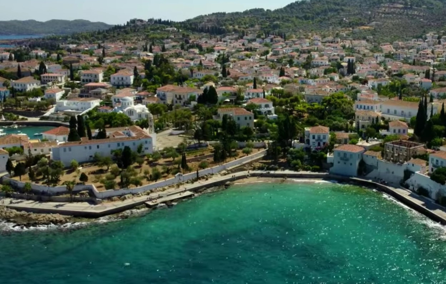 Το νησί που πρέπει να επισκεφθείτε το Σεπτέμβριο τουλάχιστον 1 φορά στη ζωή σας