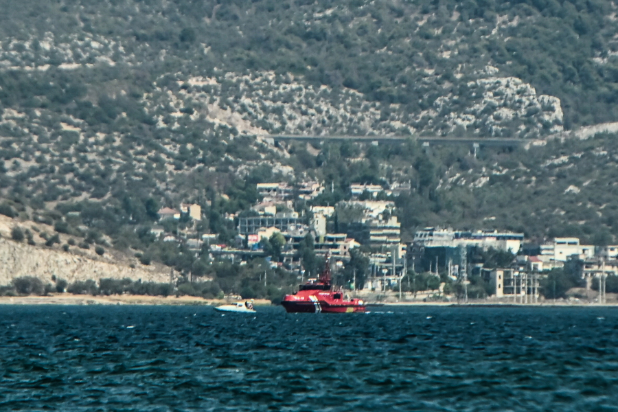 Πτώση πυροσβεστικού ελικοπτέρου Ελευσίνα: Τα μέλη του πληρώματος επισκέφθηκε στο νοσοκομείο ο Κεφαλογιάννης