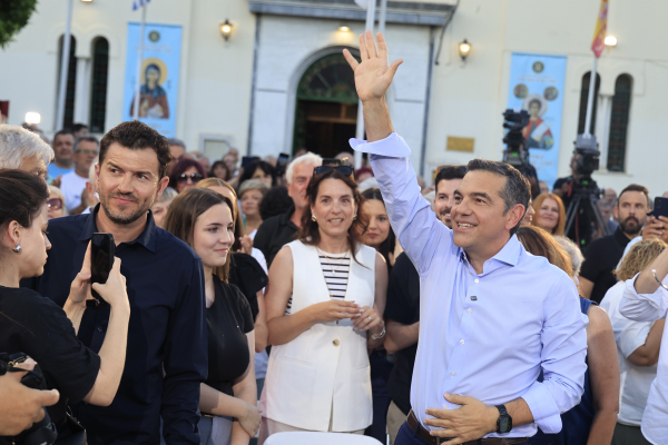 Ο Αλέξης Τσίπρας στη Νίκαια: LIVE η πρώτη δημόσια εκδήλωση της ΕΛΑΣ