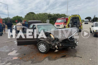 Πύργος: Σοβαρό τροχαίο στη διασταύρωση Λαμπετίου με δύο τραυματίες και απεγκλωβισμό (εικόνες)