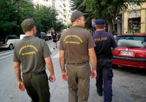 Θεσσαλονίκη: Αναστέλλει η δημοτική αστυνομία την αφαίρεση πινακίδων λόγω ΟΑΣΘ