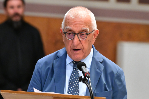 «Ούτε λαγός, ούτε κουνέλι» ο Κακλαμάνης