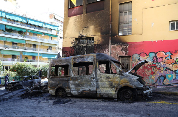 Aνάληψη ευθύνης για τον εμπρησμό των σχολικών λεωφορείων στου Ζωγράφου