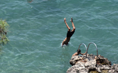 Αλόννησος: 15χρονος έπεσε στη θάλασσα από ύψος 4 μέτρων και τραυματίστηκε σοβαρά