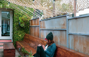 Η ψυχολογία εξηγεί τι σημαίνει οι άνθρωποι να μπαίνουν στα social αλλά ποτέ να μην δημοσιεύουν