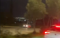 Απίστευτο σκηνικό στη λεωφόρο Σχιστού: Οδηγούσε με την όπισθεν στη ΛΕΑ επί 1,5 χιλιόμετρο (Βίντεο)