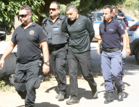 Δραπέτης κηρύχθηκε ο Αλκέτ Ριζάι - Δεν επέστρεψε στη φυλακή μετά τους πυροβολισμούς σε beach bar στην Ανάβυσσο