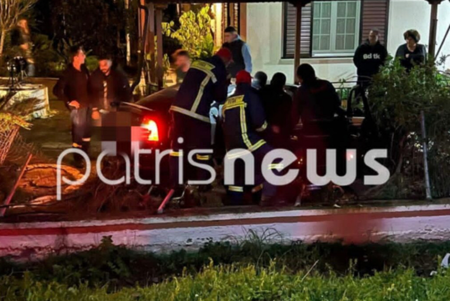 Σοβαρό τροχαίο στην Ηλεία: Αυτοκίνητο κατέληξε σε αυλή, διασωληνώθηκε ο οδηγός