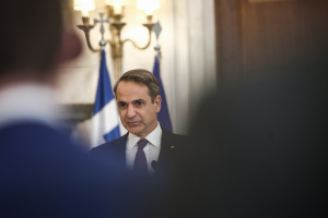 Καμπάνες στην κυβέρνηση από την ακρίβεια, τους χαμηλούς μισθούς, αλλά και την υπερφορολόγηση!