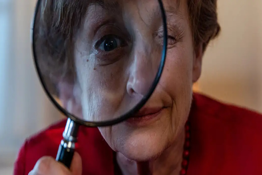 Η Άνγκελα Μέρκελ κάνει καριέρα ως «ντετέκτιβ» και στην Ιταλία (Βίντεο)