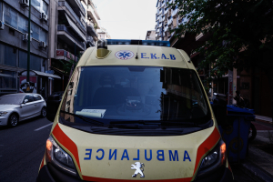 Έπεσε από το μπαλκόνι δεύτερου ορόφου, σε σοβαρή κατάσταση 29χρονη στο Ηράκλειο