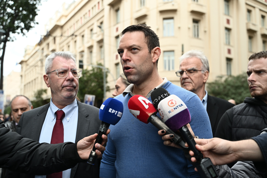 Σε ισχνή οικονομική κατάσταση ο ΣΥΡΙΖΑ, ψηφίζει ο Κασσελάκης τις αμυντικές δαπάνες