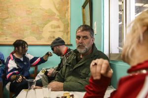 Νέα αναβολή για την πρεμιέρα της παράστασης του Βασίλη Μπισμπίκη